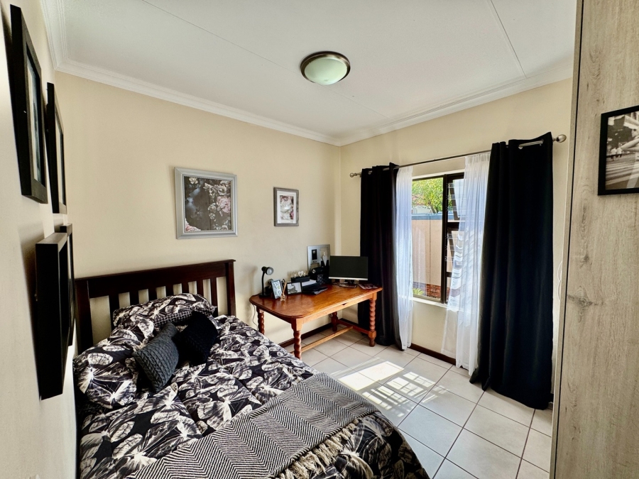 3 Bedroom Property for Sale in Van Der Hoff Park North West